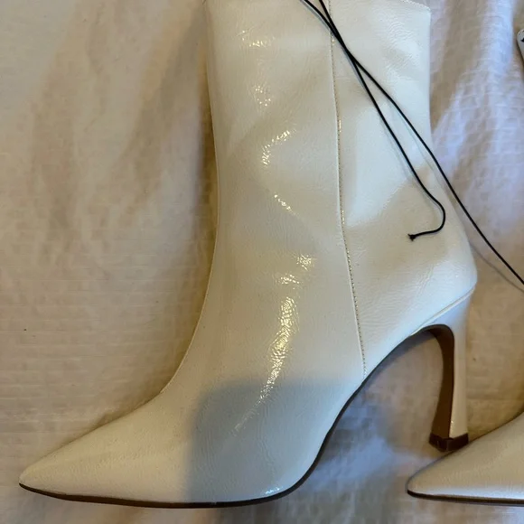 Express Shiny White/Cream Heeled Boots - Picture 2 of 5